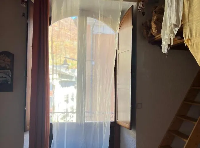 Tourette 4 Personnes 2 Mezzanines 1 Canape Lit *