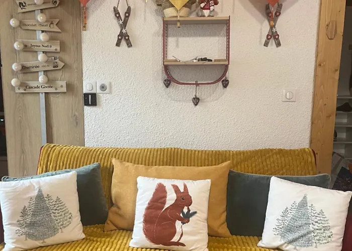 Tourette 4 Personnes 2 Mezzanines 1 Canape Lit 公寓