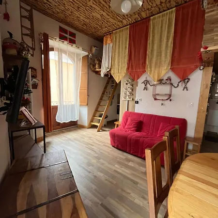 Tourette 4 Personnes 2 Mezzanines 1 Canape Lit Apartamento *